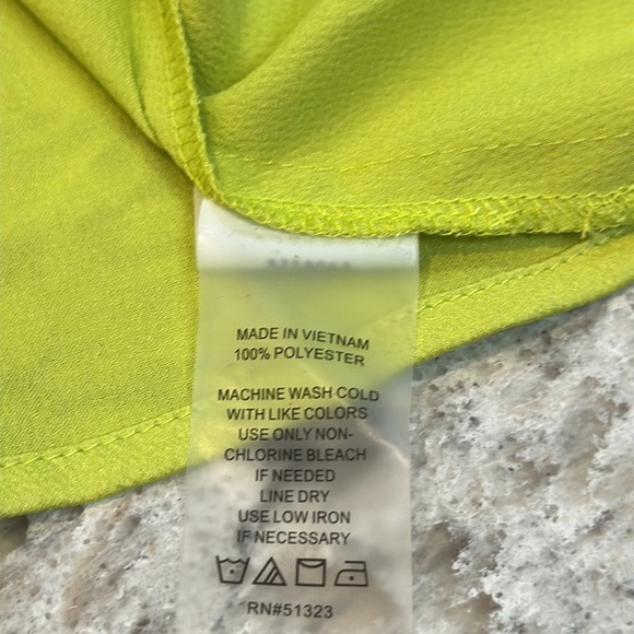 Vince Camuto | Satin Professional Workwear with Shoulder Pads in Green Size 1X - Picture 14 of 14